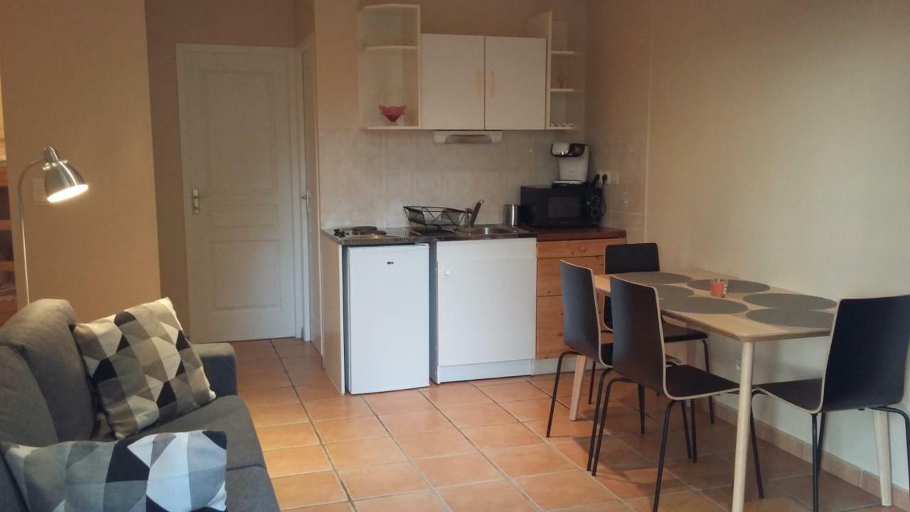 Appartement Dans Propriete Calme En Pleine Nature Charbonnières-les-Bains Eksteriør billede