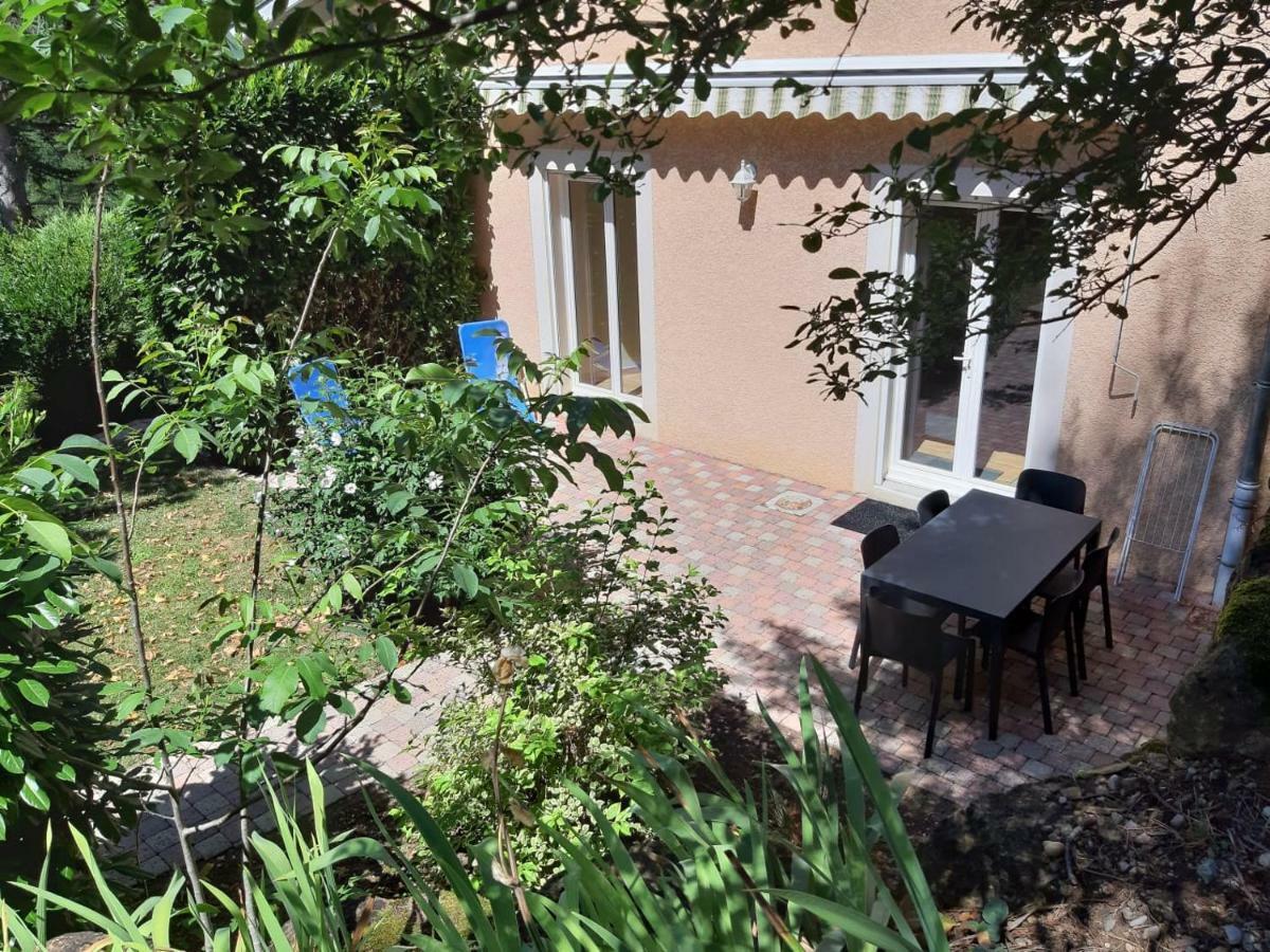 Appartement Dans Propriete Calme En Pleine Nature Charbonnières-les-Bains Eksteriør billede